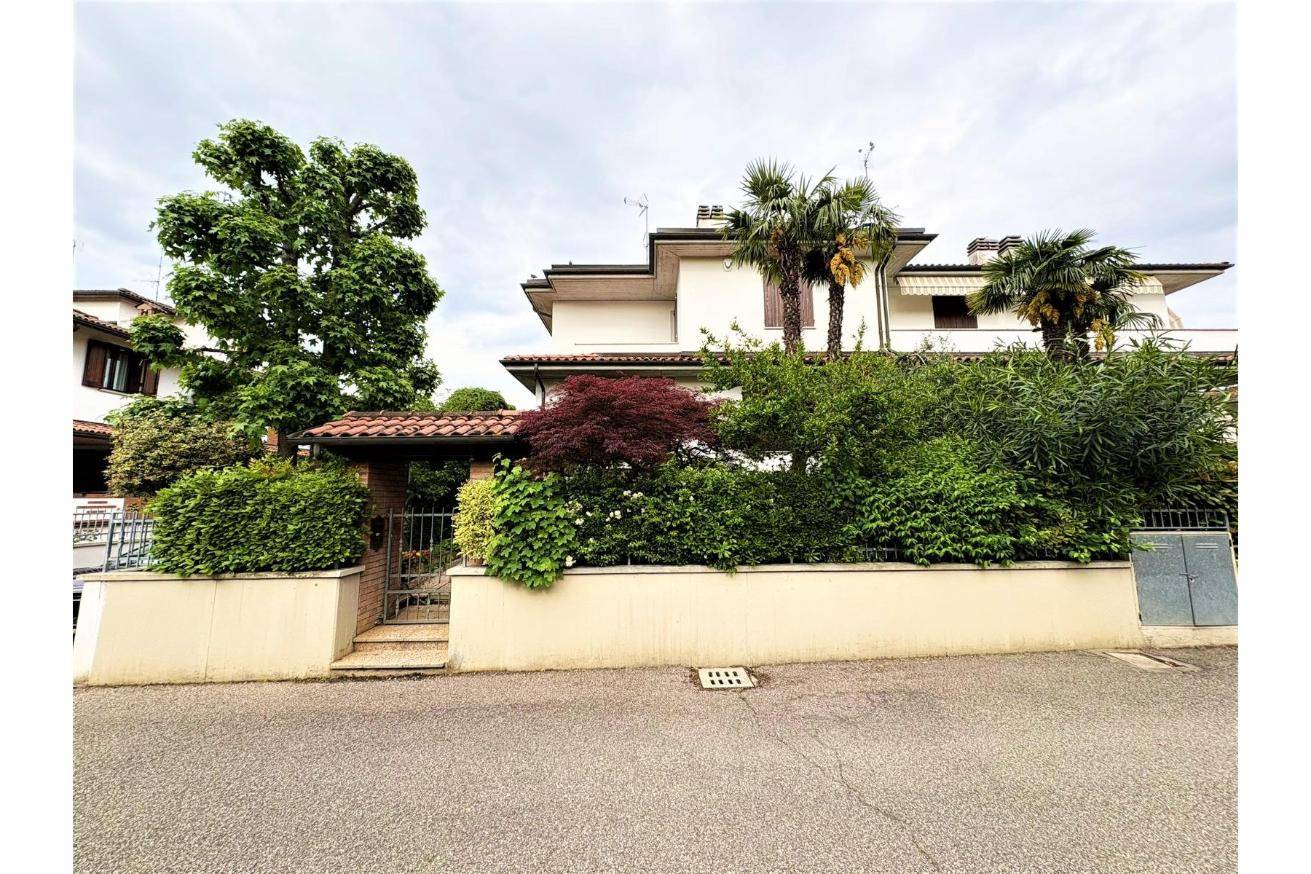 Villa in vendita a Castel San Pietro Terme