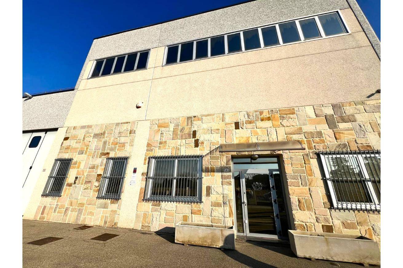 Capannone in vendita a Imola, Zona industriale