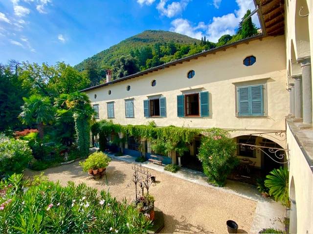 Villa in vendita a Tavernola Bergamasca