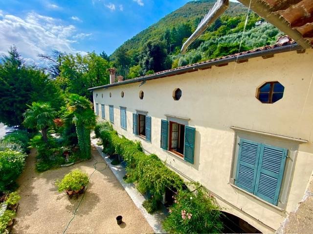 Villa in vendita a Tavernola Bergamasca
