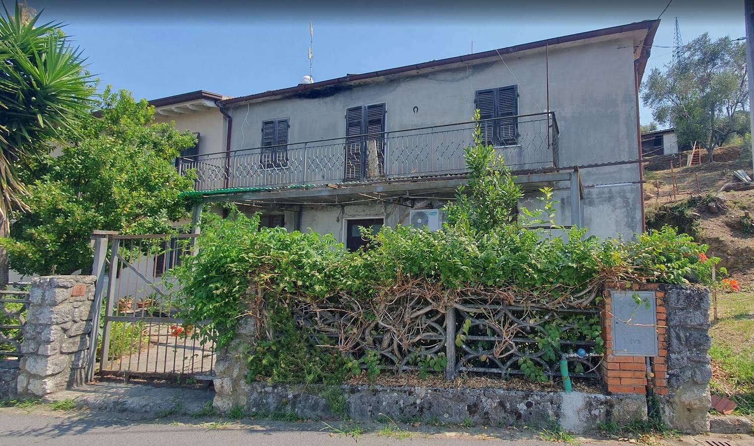 Casa indipendente in vendita a Massa