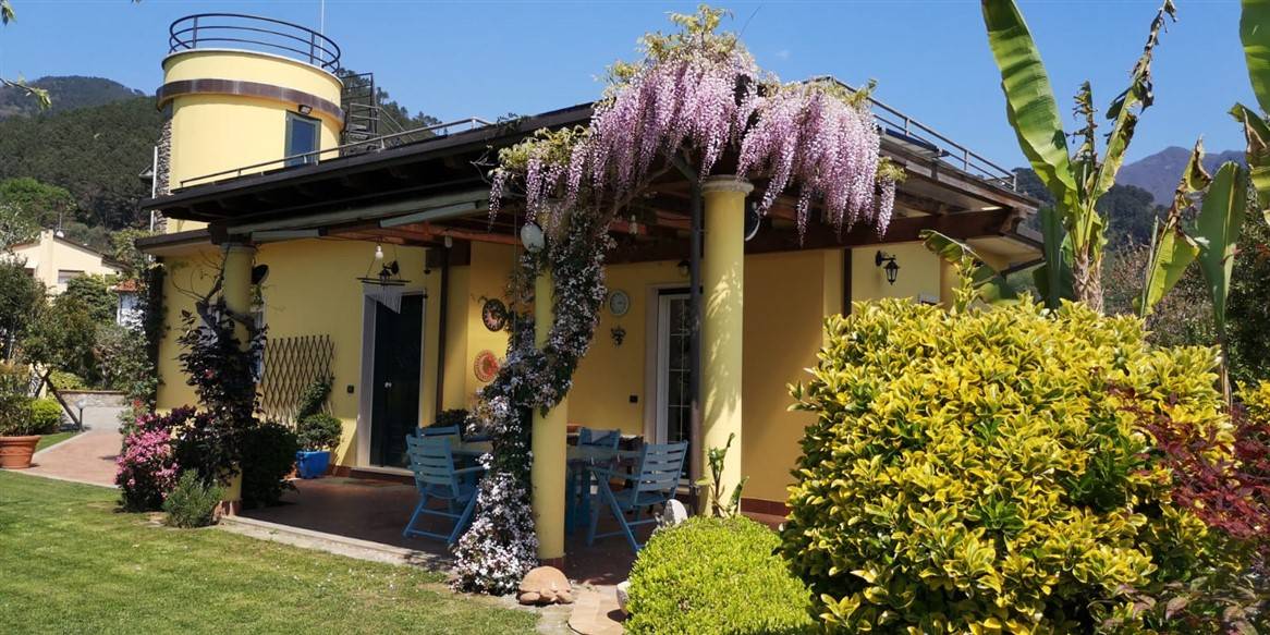 Villa Singola in vendita a Montignoso