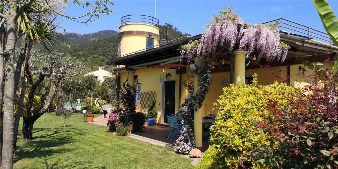 Villa Singola in vendita a Montignoso