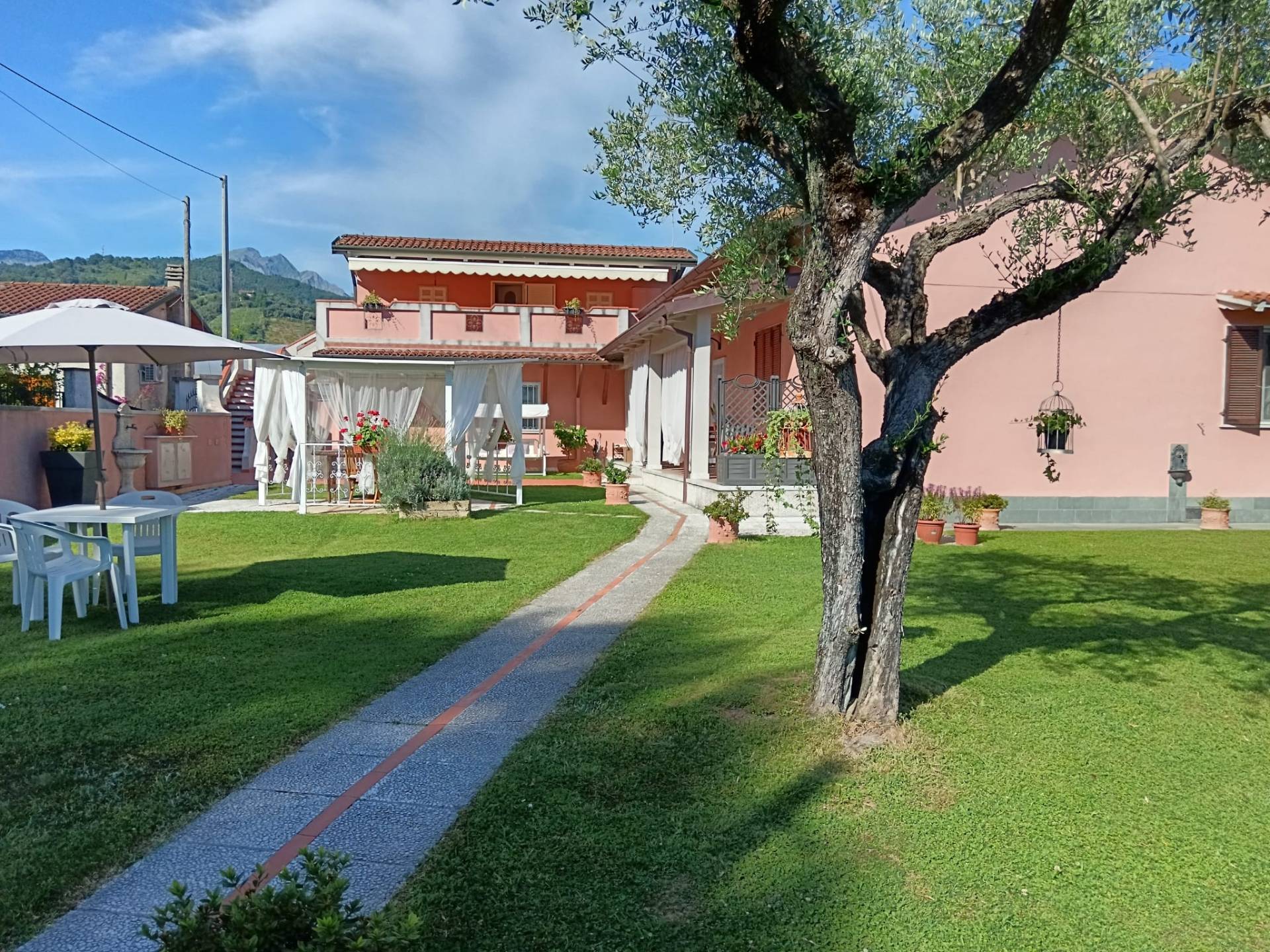 Villa Singola in vendita a Massa, Periferia
