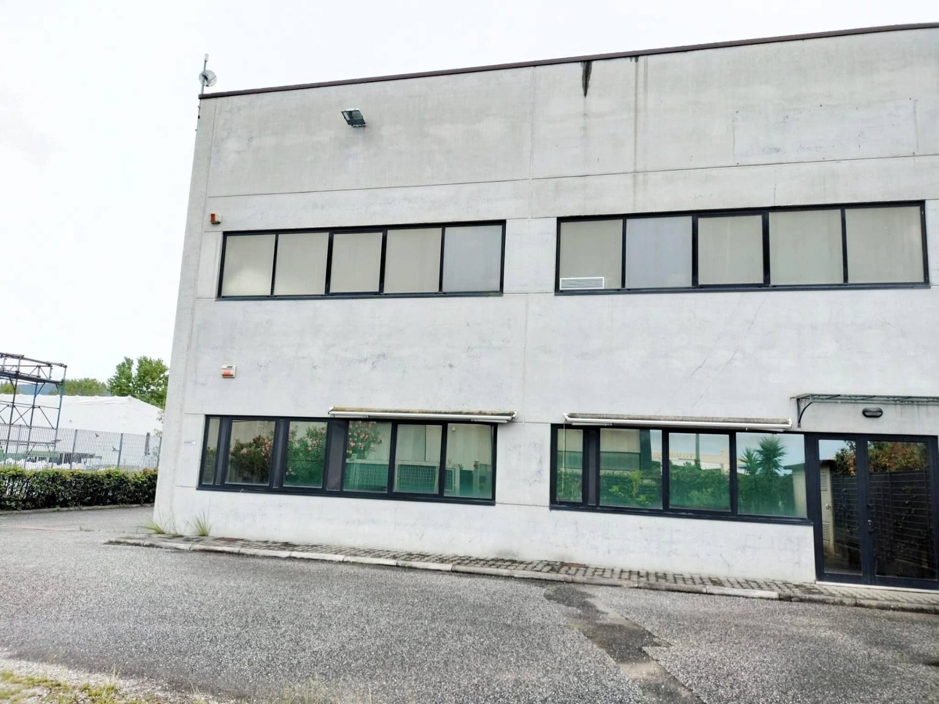 Capannone industriale in vendita a Massa