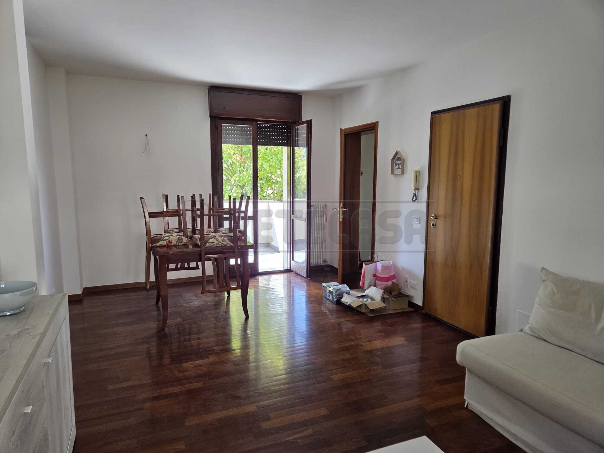 Appartamento con terrazzo in via pecori giraldi, Vicenza
