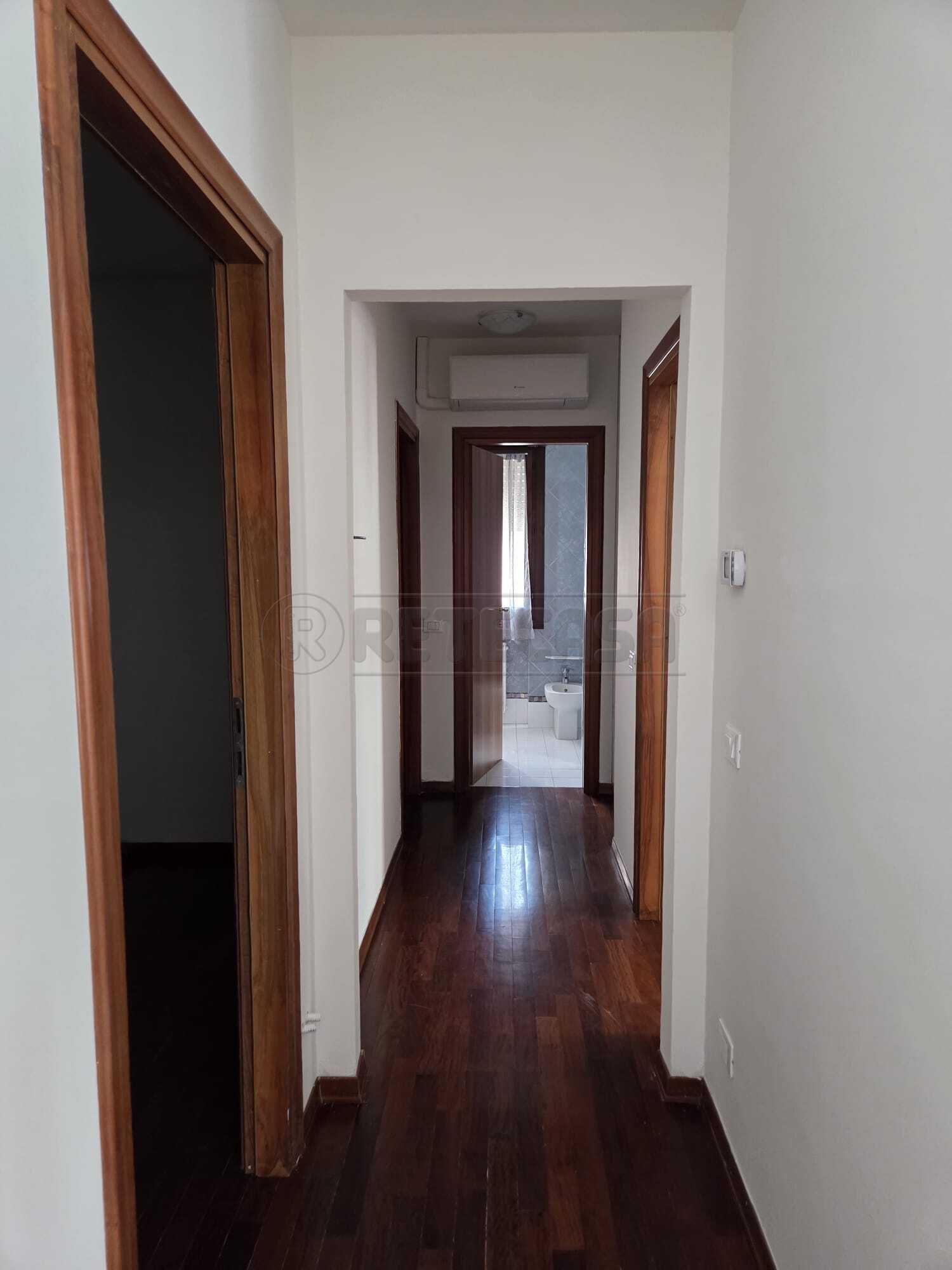 Appartamento con terrazzo in via pecori giraldi, Vicenza