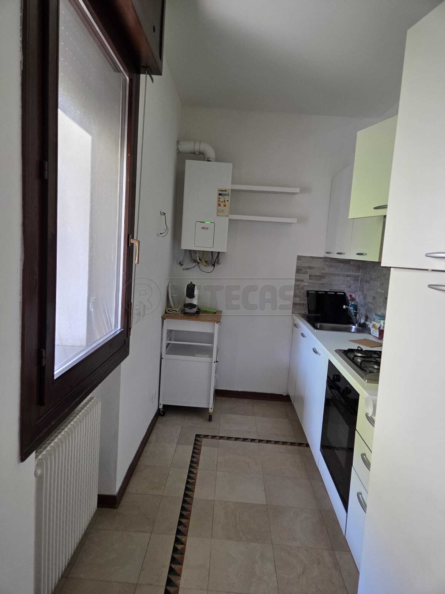 Appartamento con terrazzo in via pecori giraldi, Vicenza