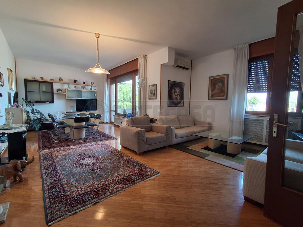 Appartamento con terrazzi in via brigata granatieri di sardegna 7, Vicenza