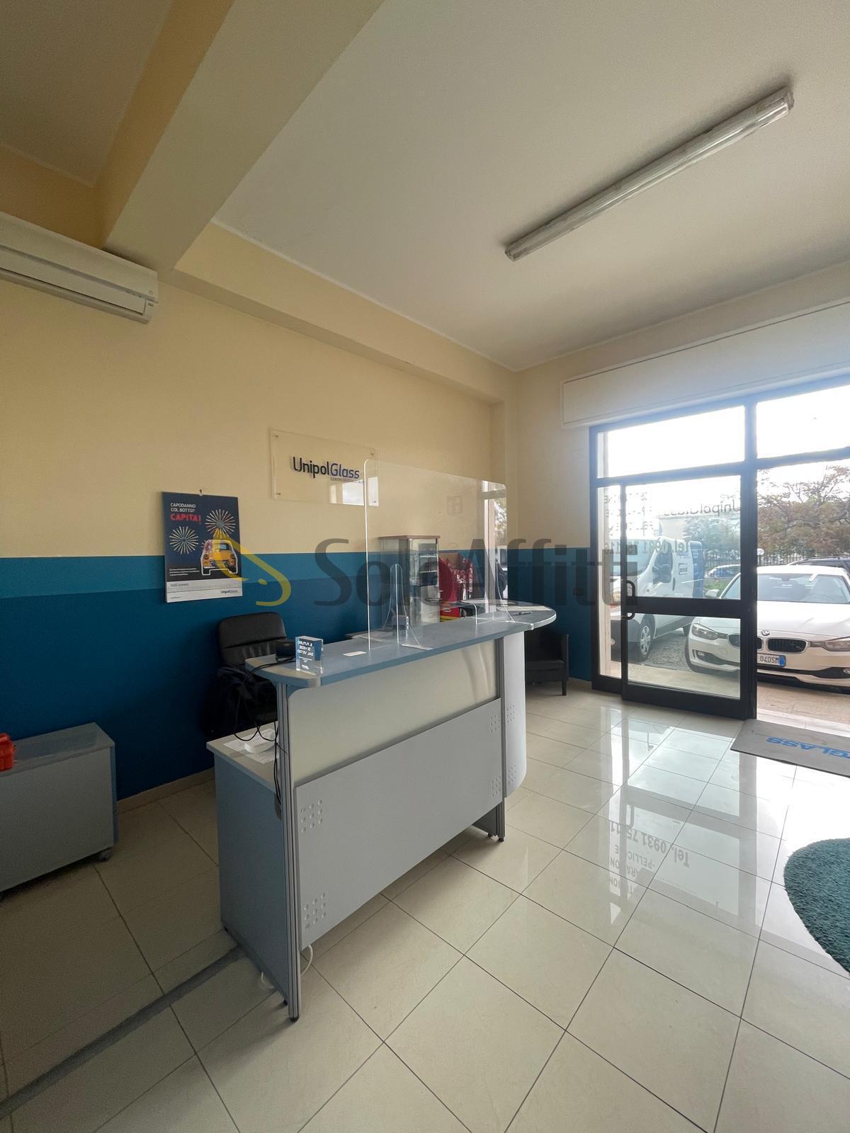 Locale commerciale in affitto in via piazza armerina 14, Siracusa