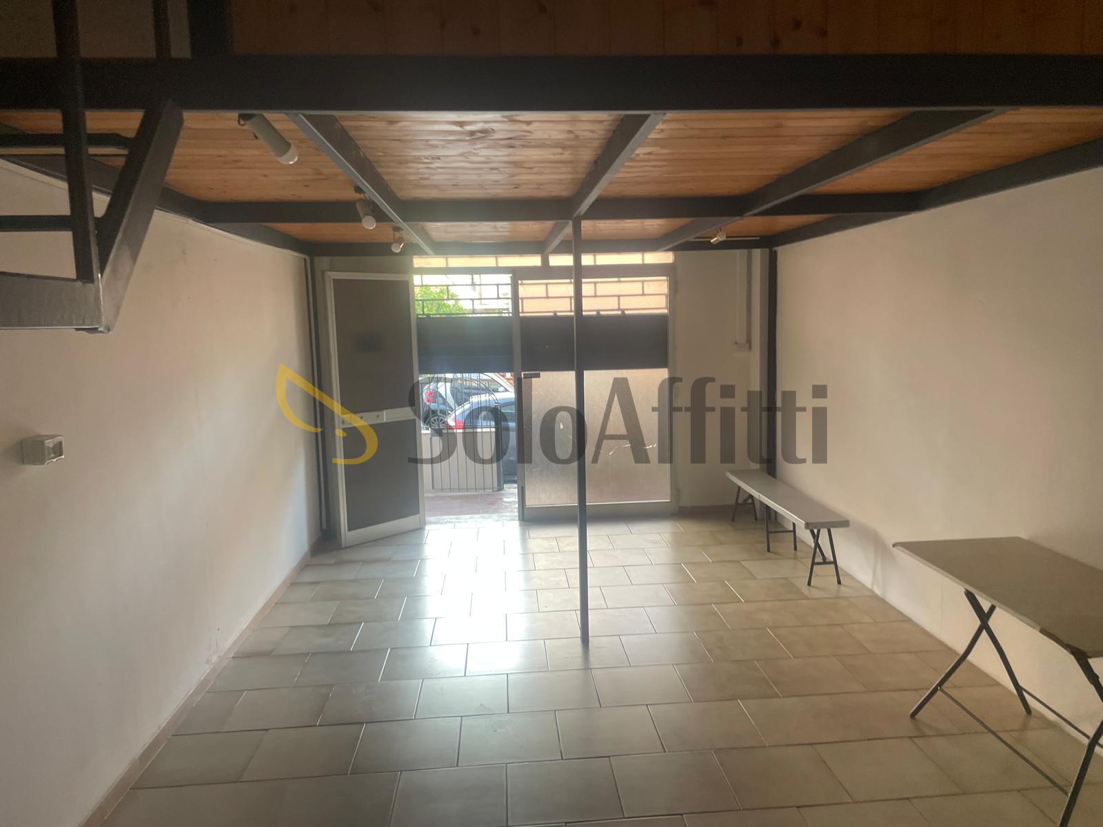 Locale commerciale in affitto in via filippo juvara 1/h, Siracusa