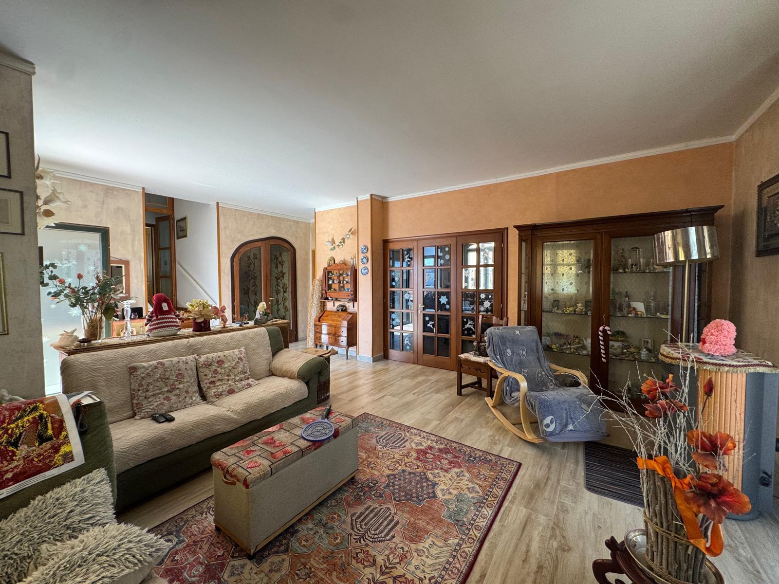 Casa indipendente con giardino a Santo Stefano di Magra