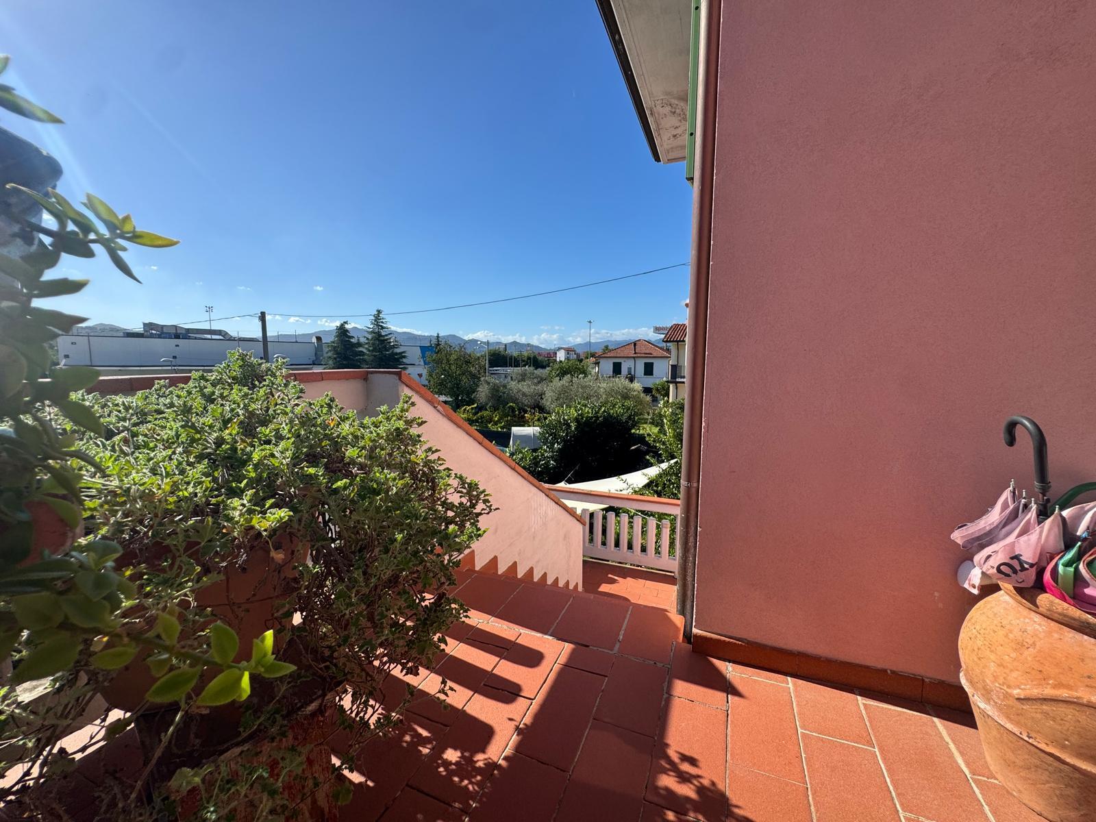 Casa indipendente con giardino a Santo Stefano di Magra
