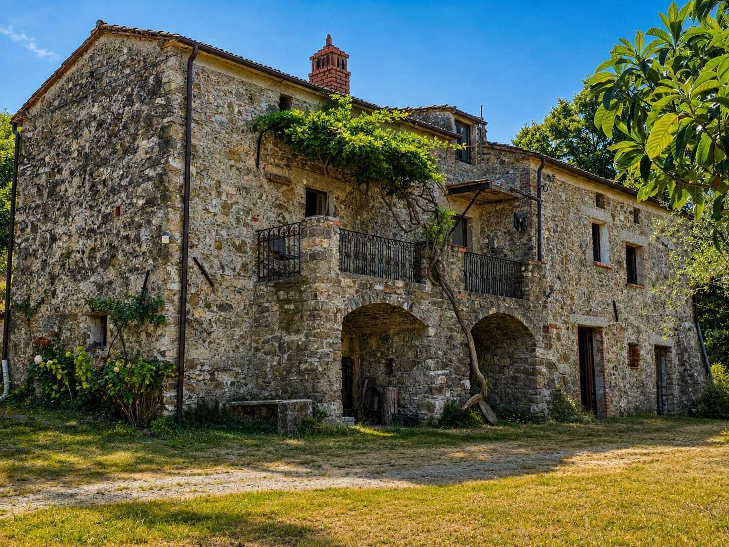 Rustico con giardino a Santo Stefano di Magra