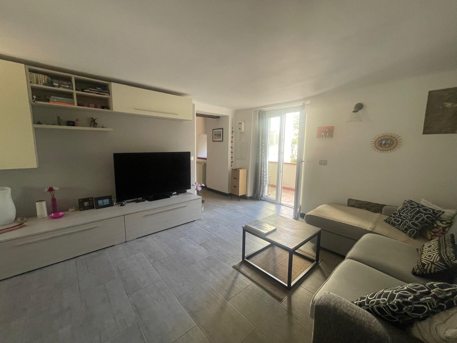 Casa indipendente con giardino a Castelnuovo Magra