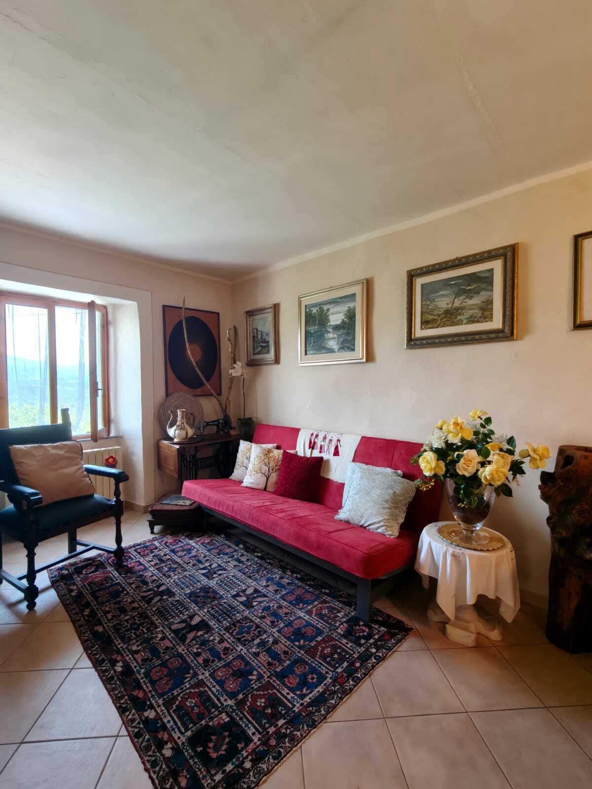 Casa indipendente con terrazzo a Aulla