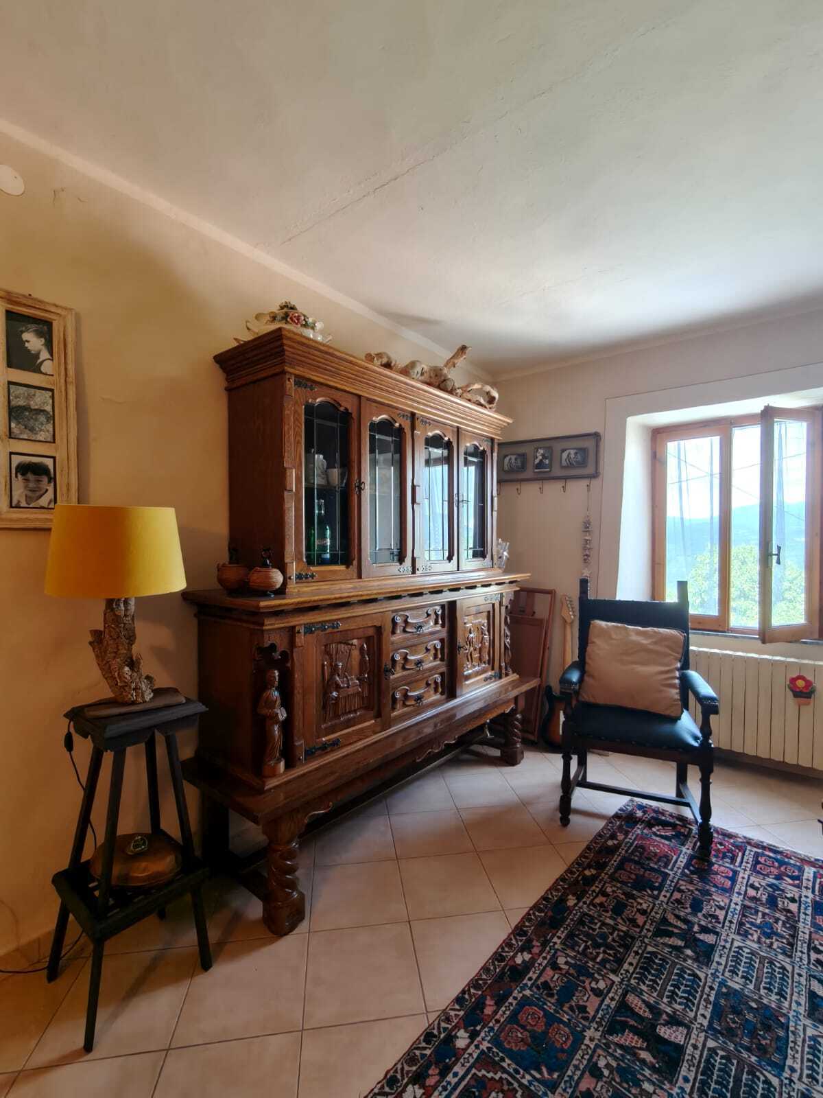 Casa indipendente con terrazzo a Aulla