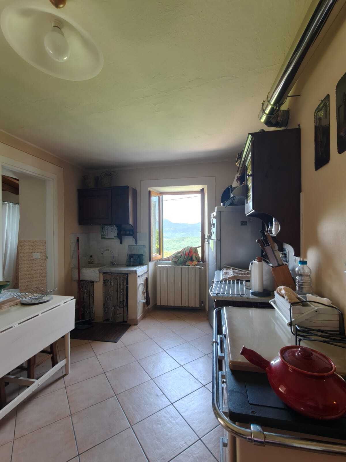 Casa indipendente con terrazzo a Aulla