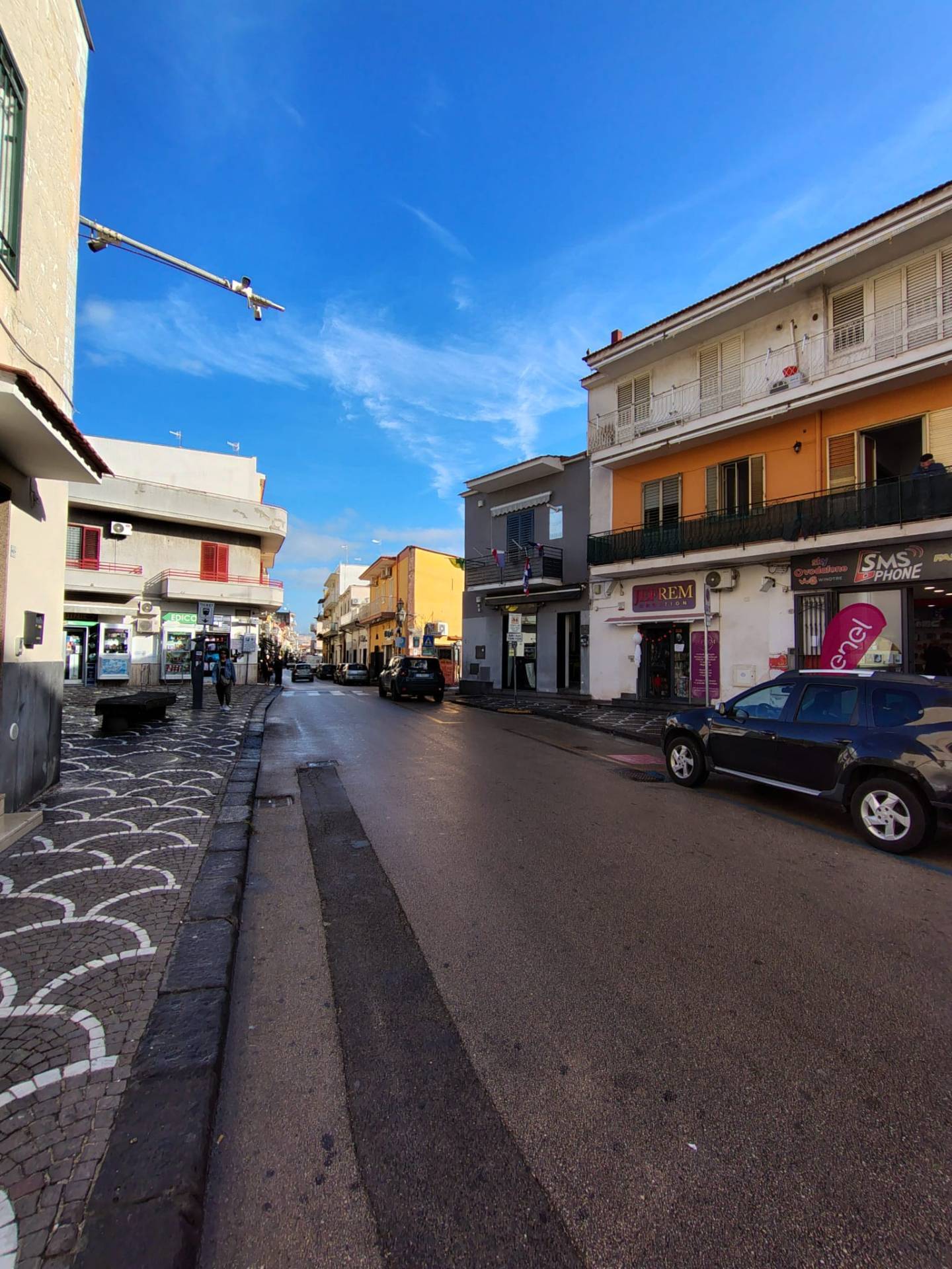 Locale commerciale in vendita a Brusciano