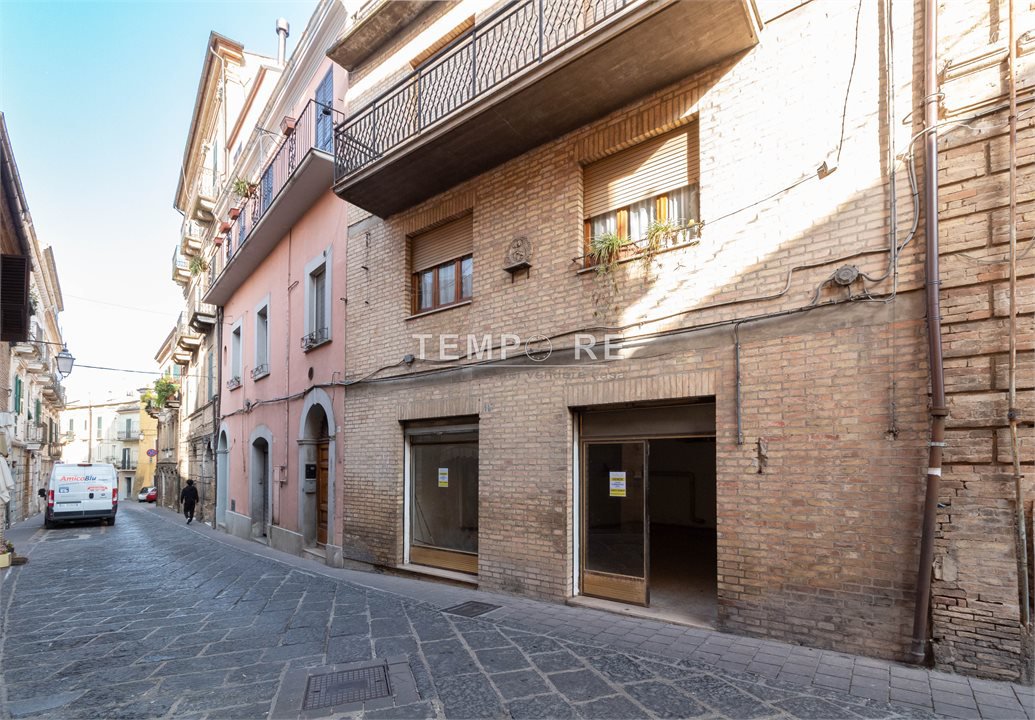Locale commerciale in vendita a Lanciano