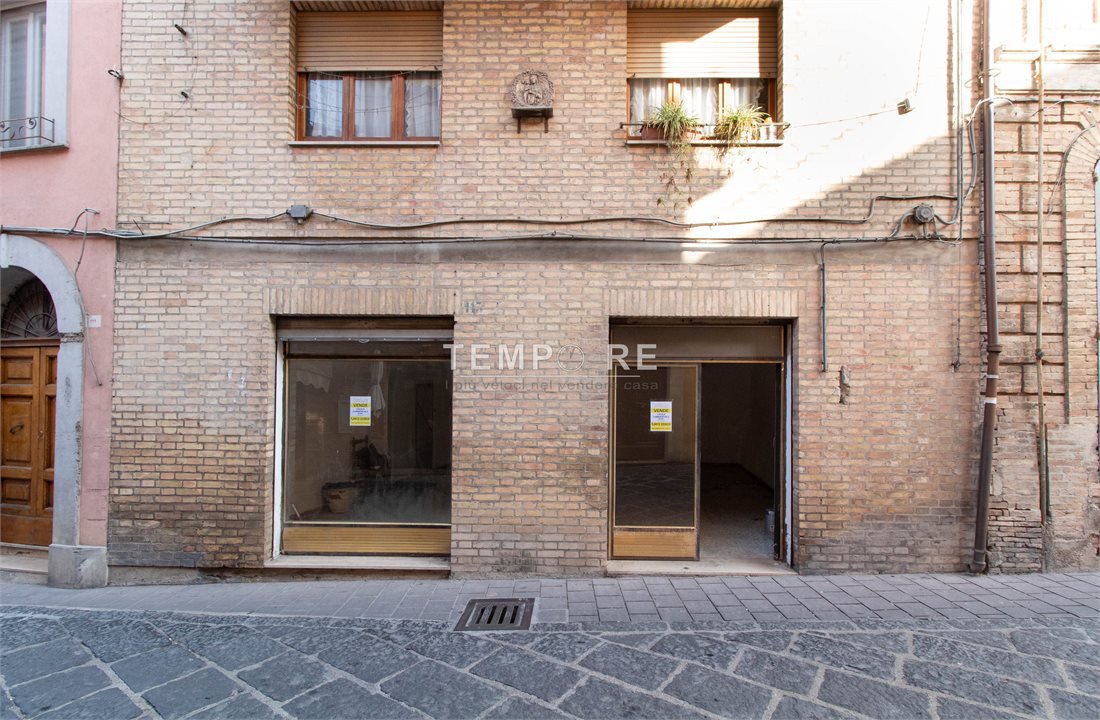 Locale commerciale in vendita a Lanciano