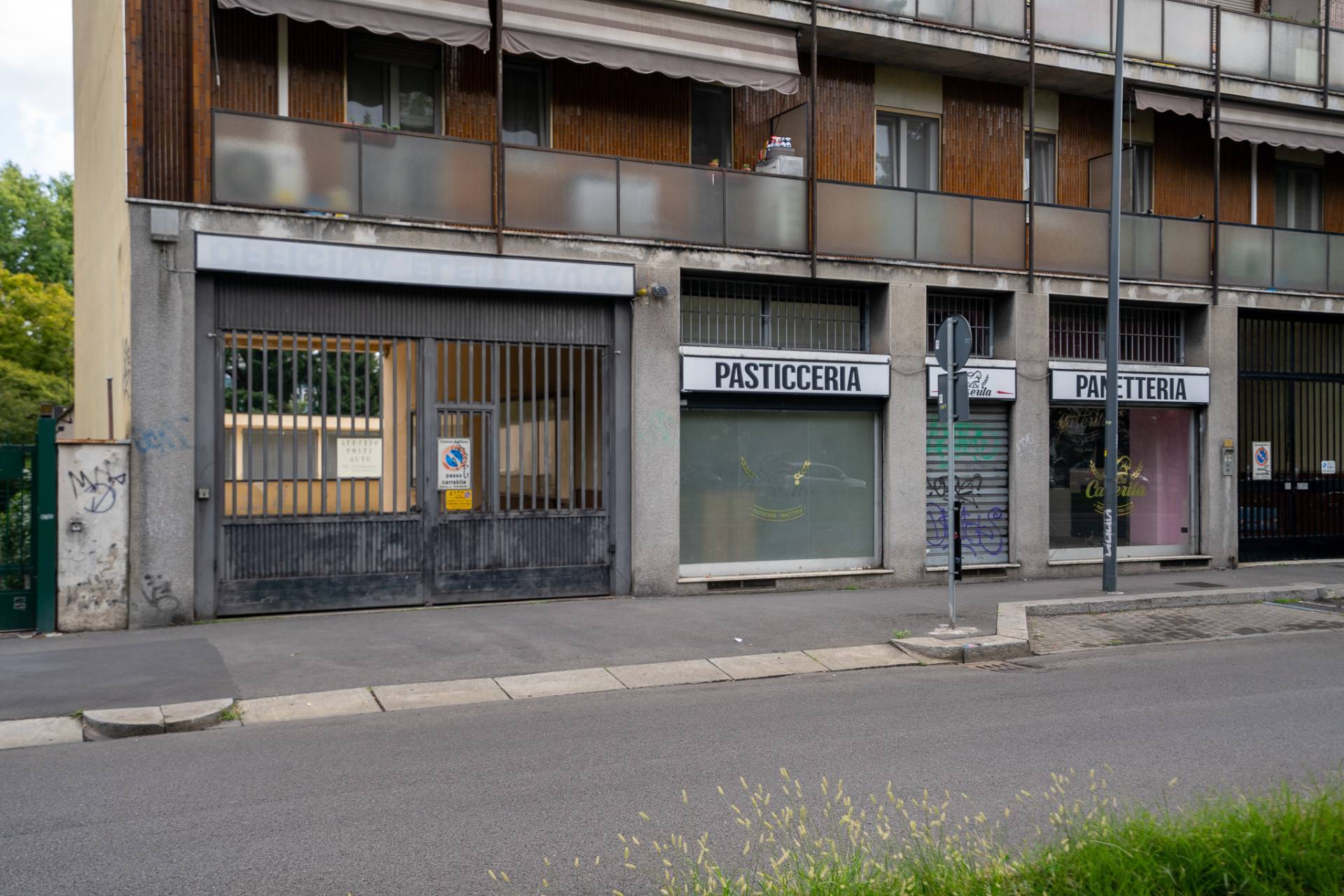 Struttura Commerciale in vendita a Milano, Chiesa Rossa, Cermenate, Ripamonti