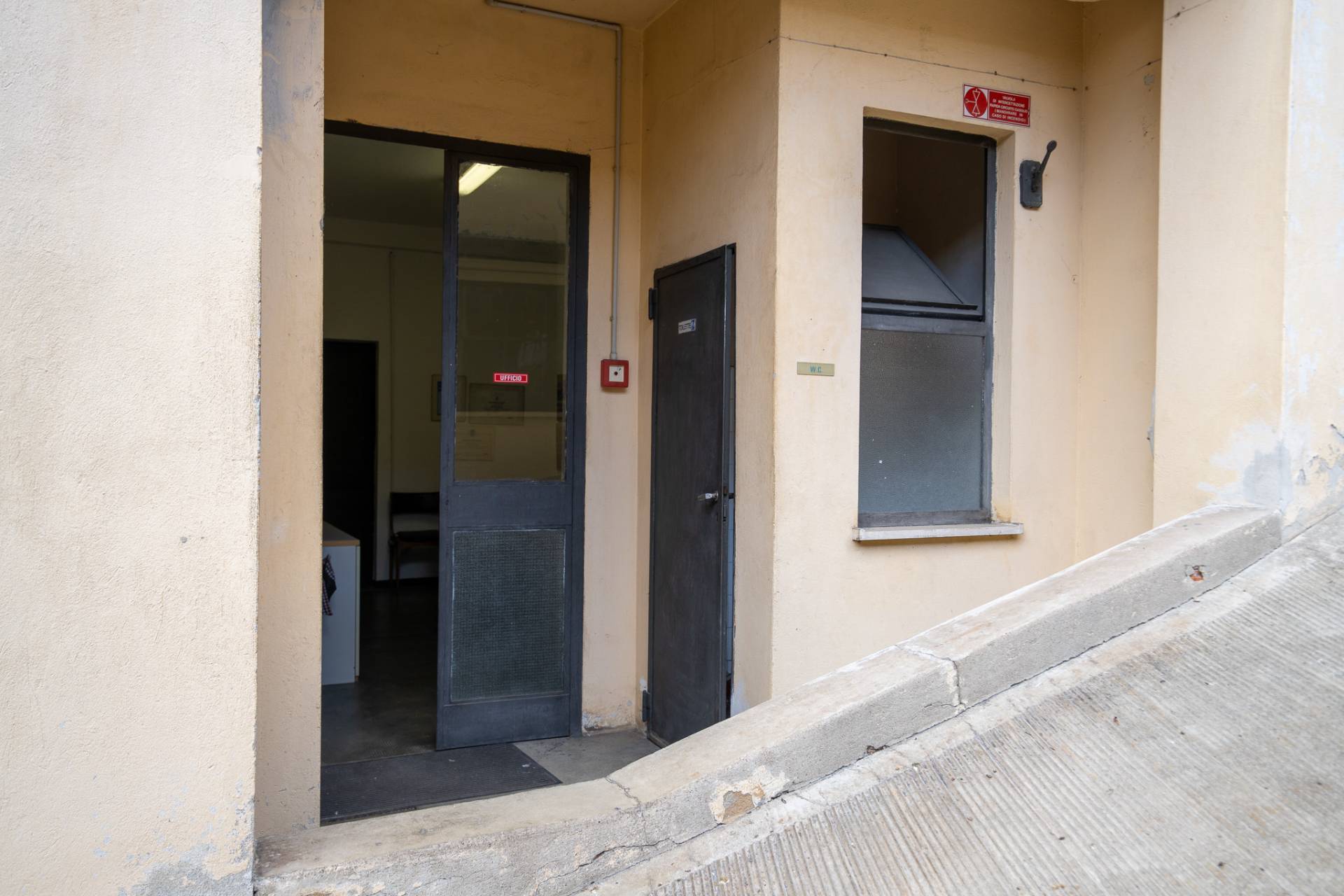 Struttura Commerciale in vendita a Milano, Chiesa Rossa, Cermenate, Ripamonti
