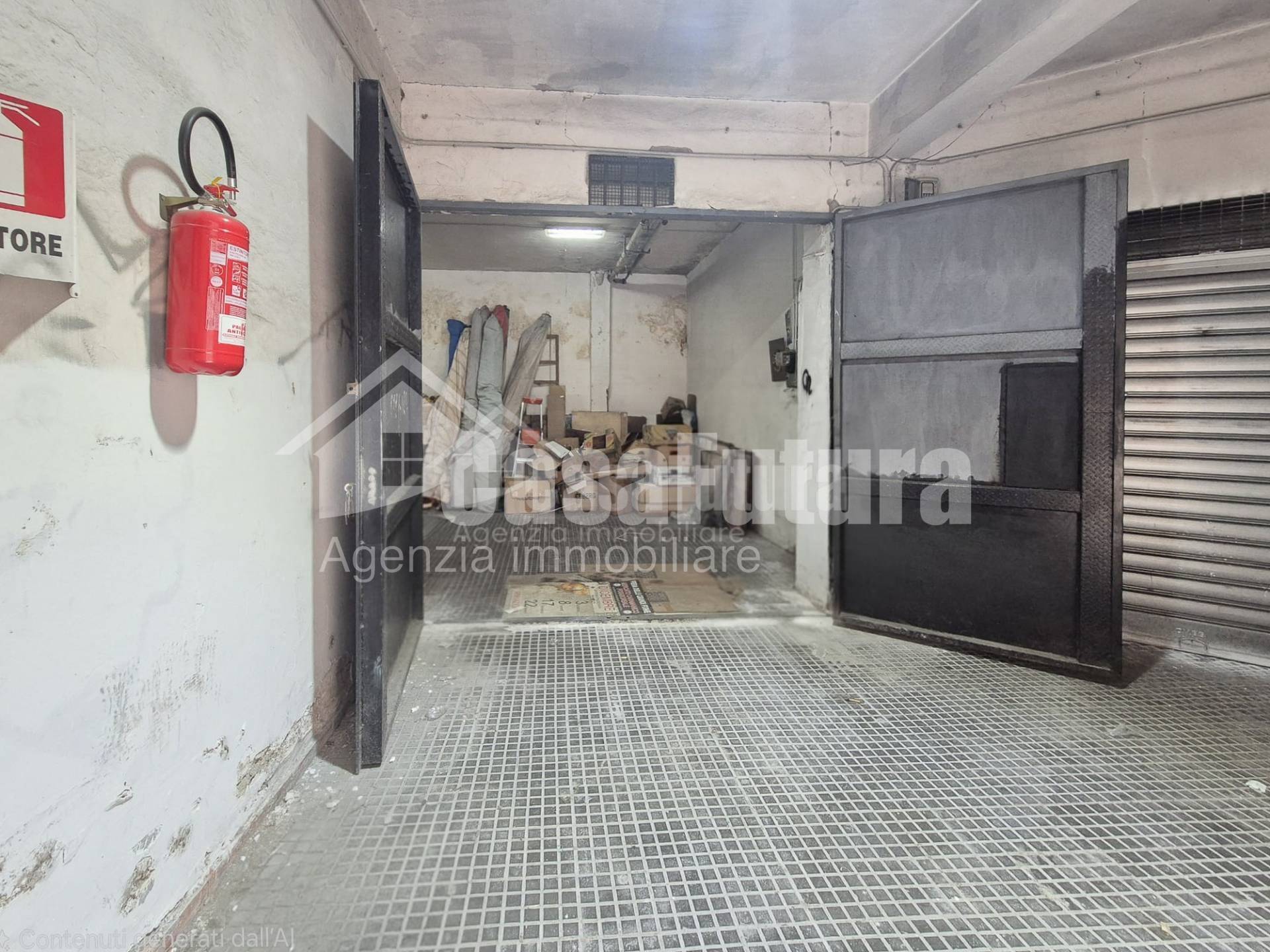 Box o garage in vendita a Napoli, Secondigliano
