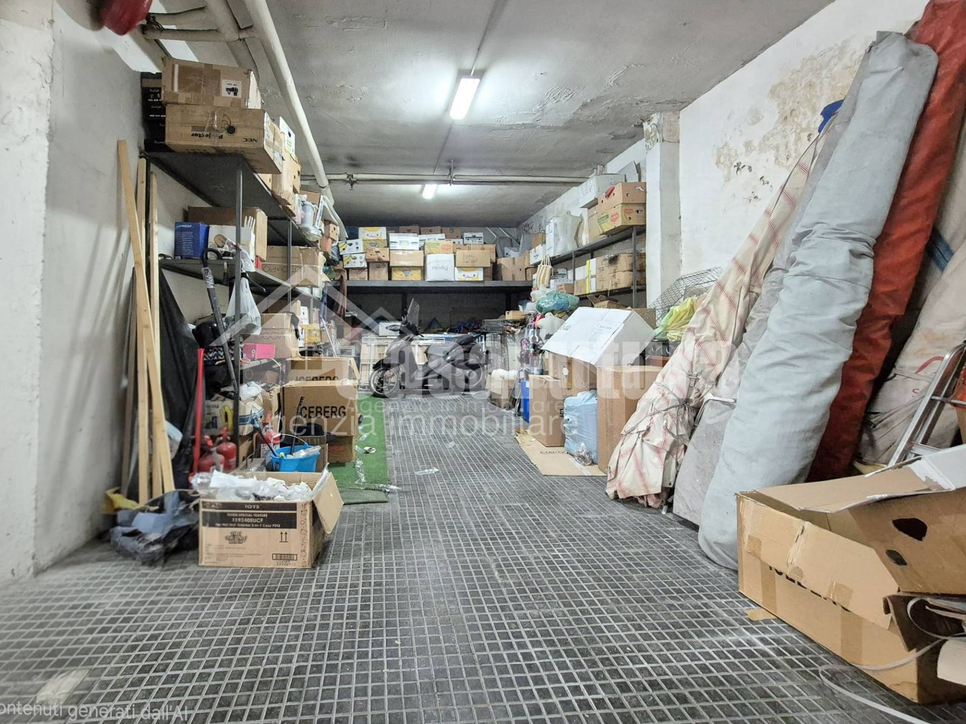 Box o garage in vendita a Napoli, Secondigliano