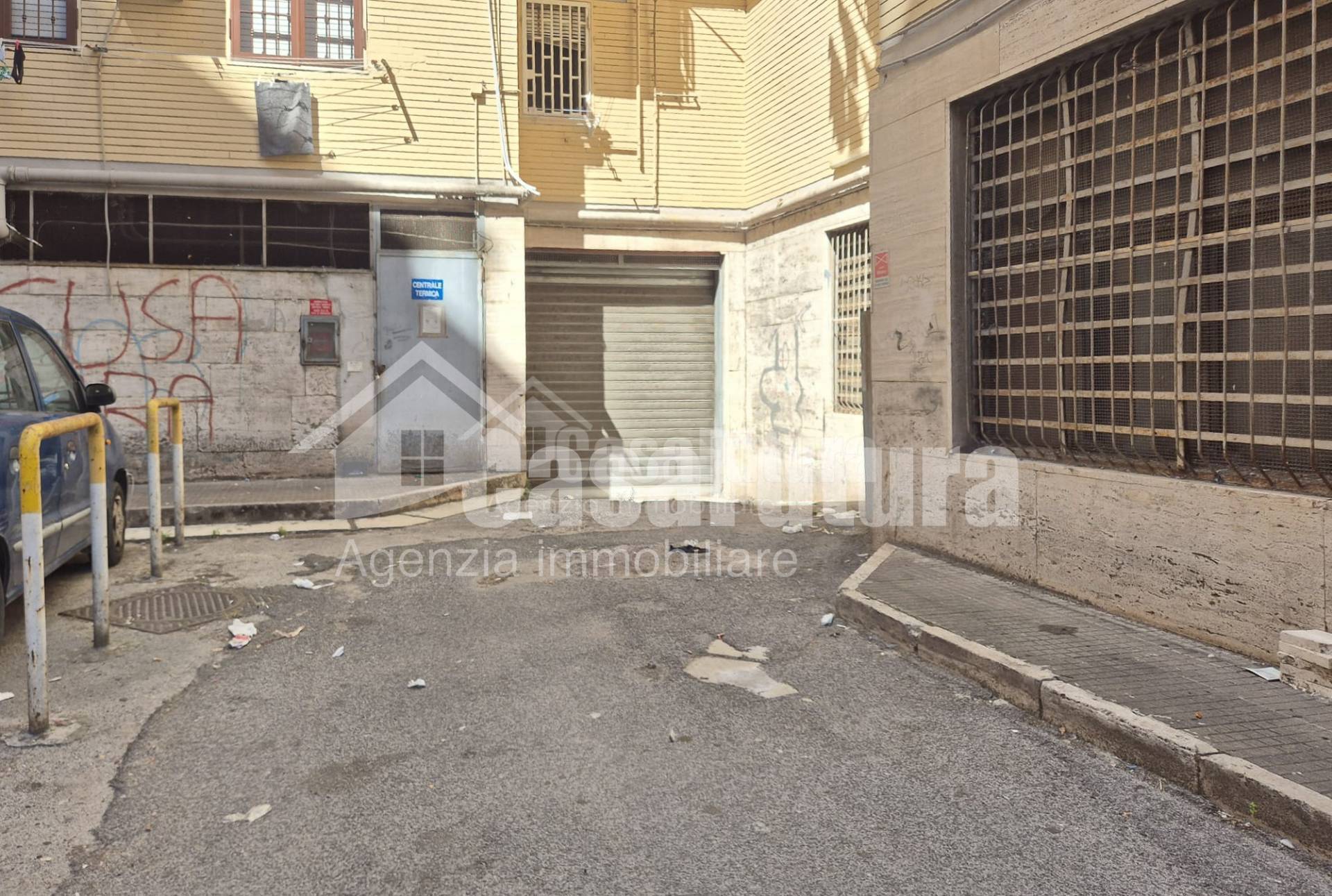 Box o garage in vendita a Napoli, Secondigliano