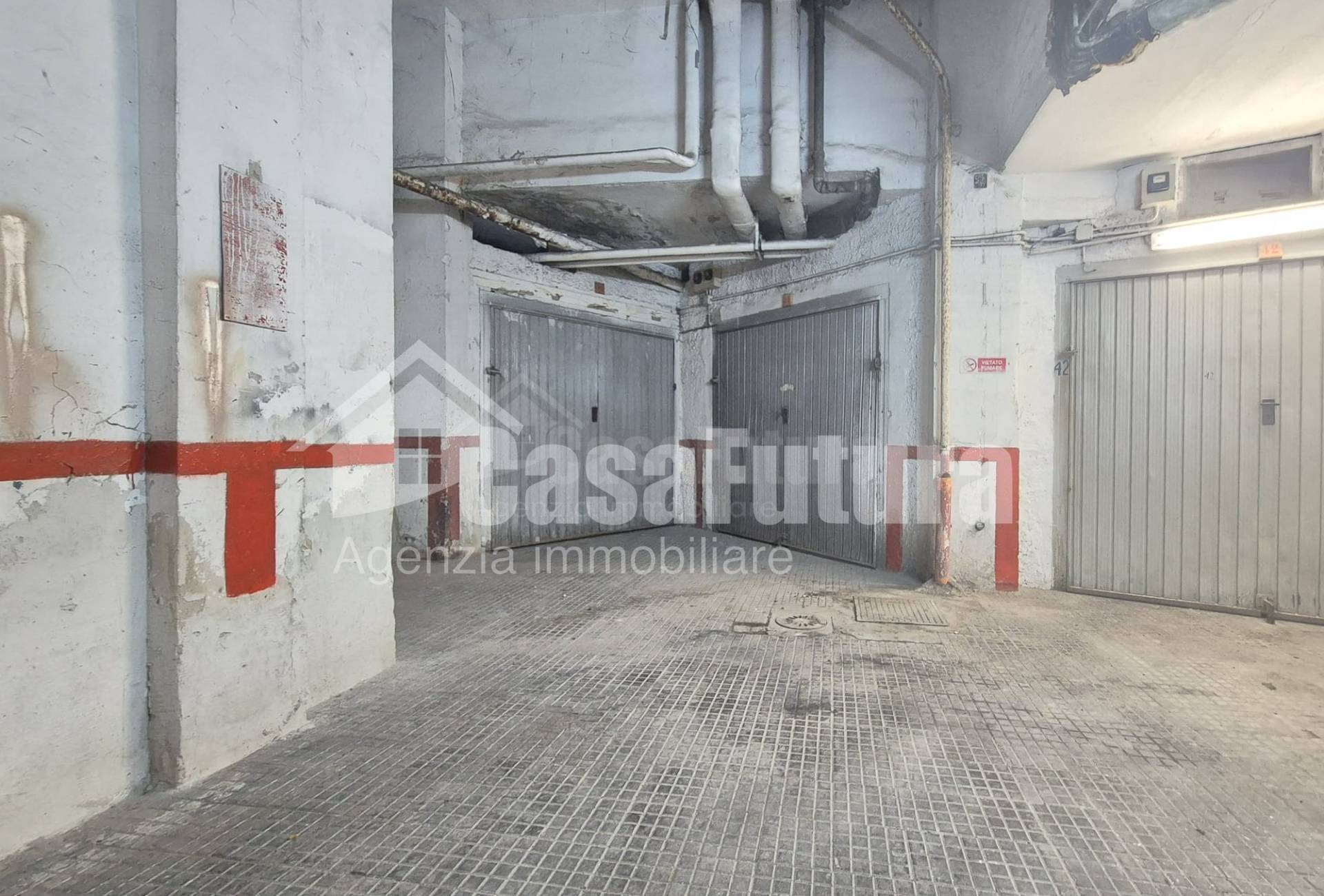 Box o garage in vendita a Napoli, Secondigliano