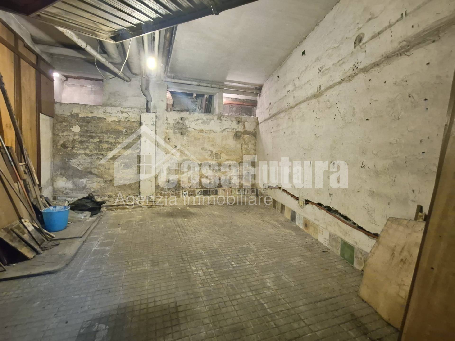 Box o garage in vendita a Napoli, Secondigliano