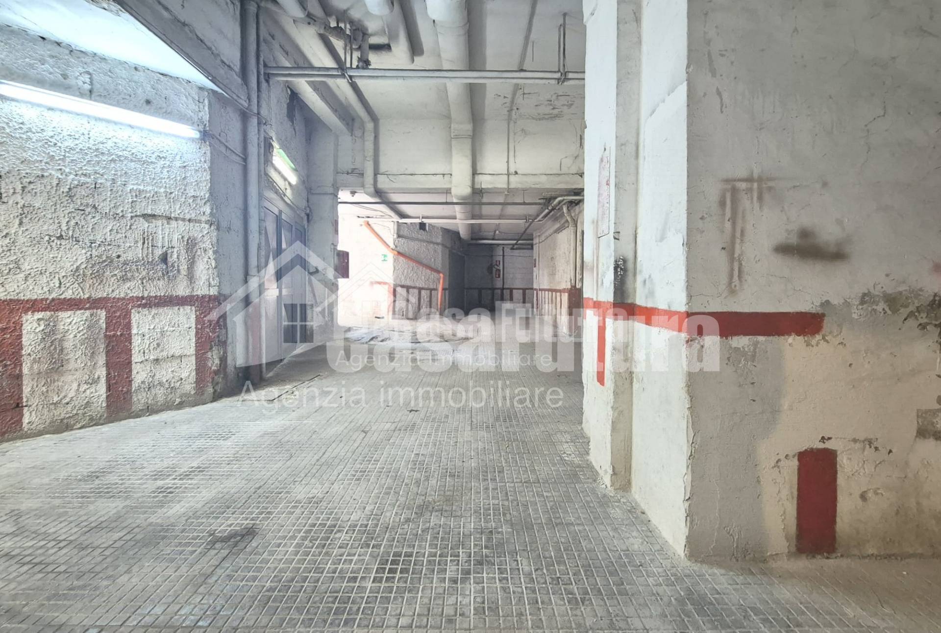 Box o garage in vendita a Napoli, Secondigliano