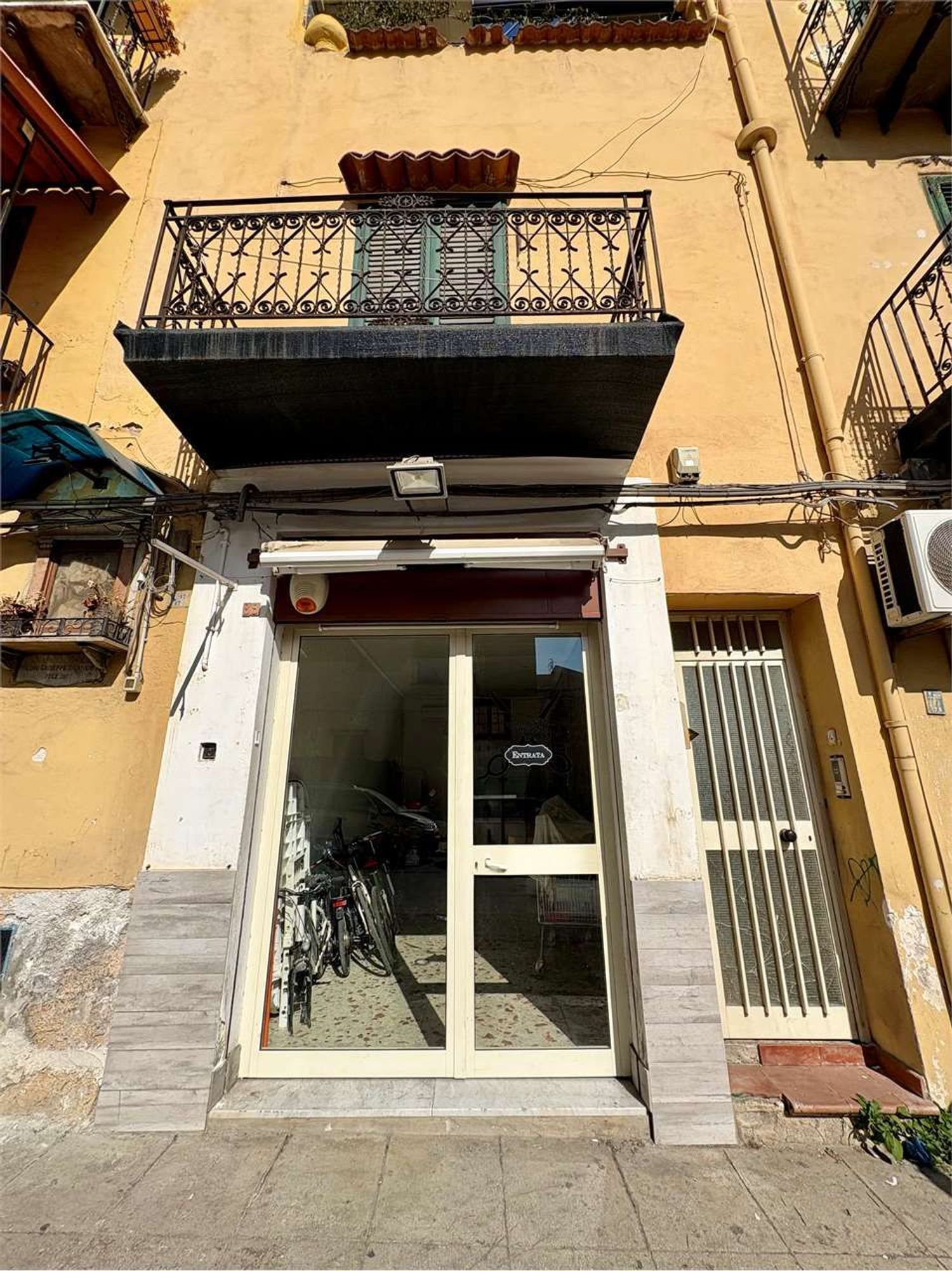 Locale commerciale in vendita a Palermo
