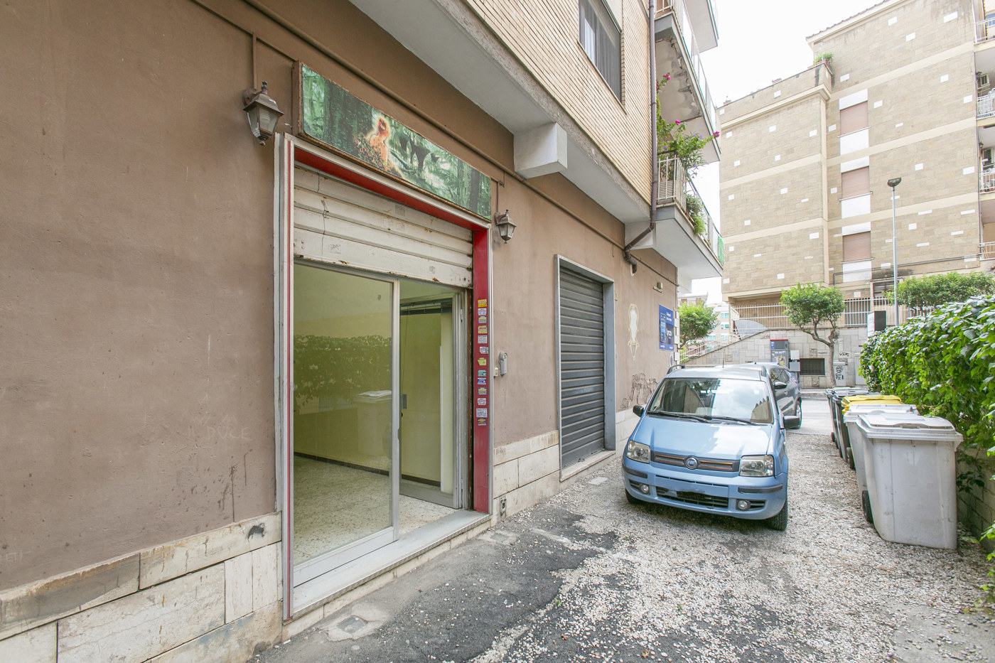 Negozio in vendita a Pomezia