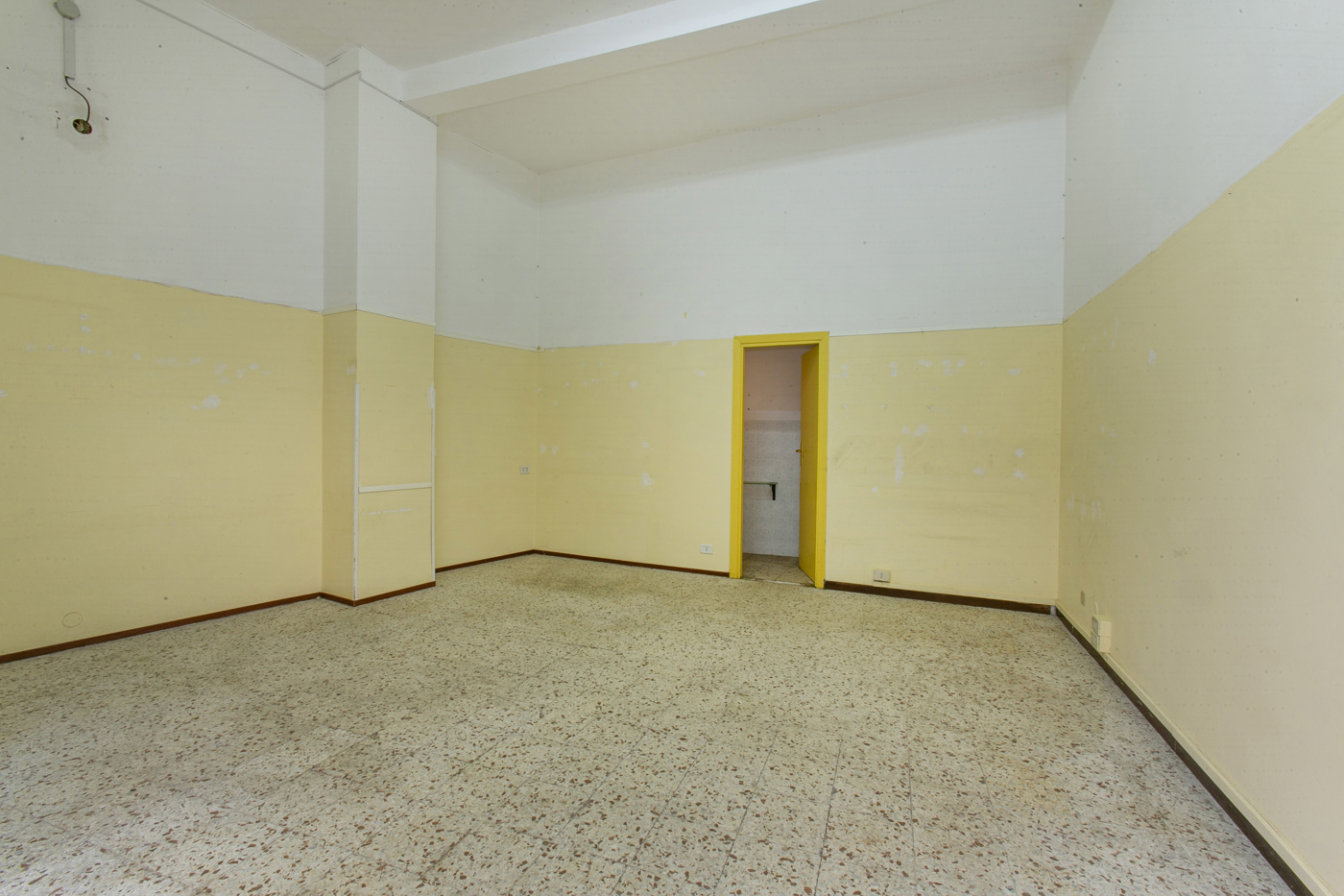 Negozio in vendita a Pomezia