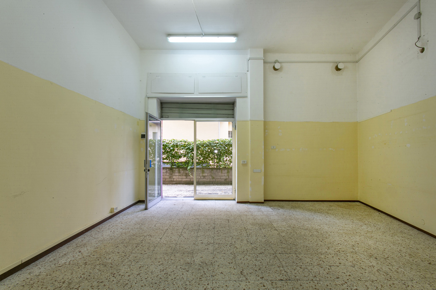 Negozio in vendita a Pomezia
