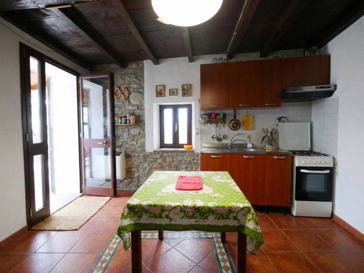 Rustico con giardino in vendita a Serramazzoni, Casa Bartolacelli-Stella