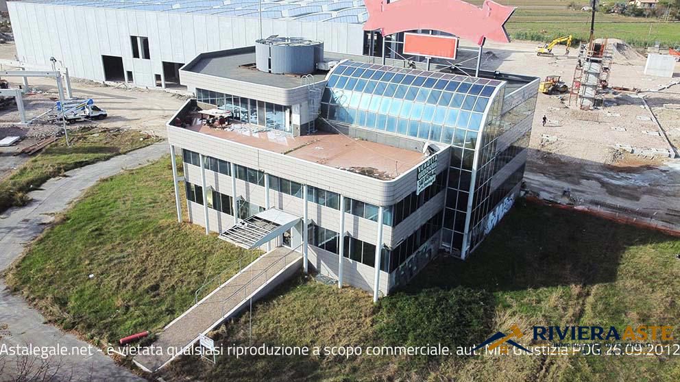 Locale commerciale in vendita a Gatteo