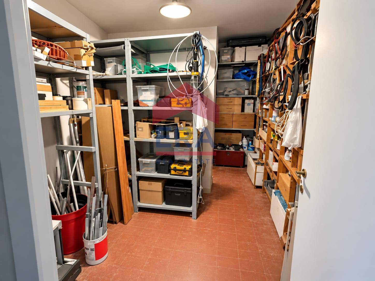 Commerciale Altro in vendita a Aprilia, Centro