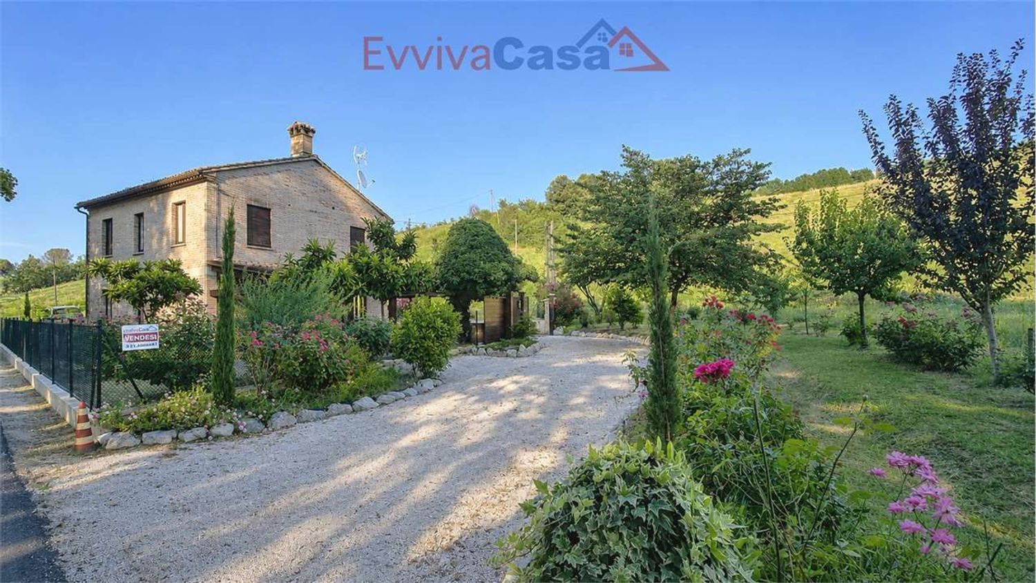 Rustico in vendita a Ostra Vetere