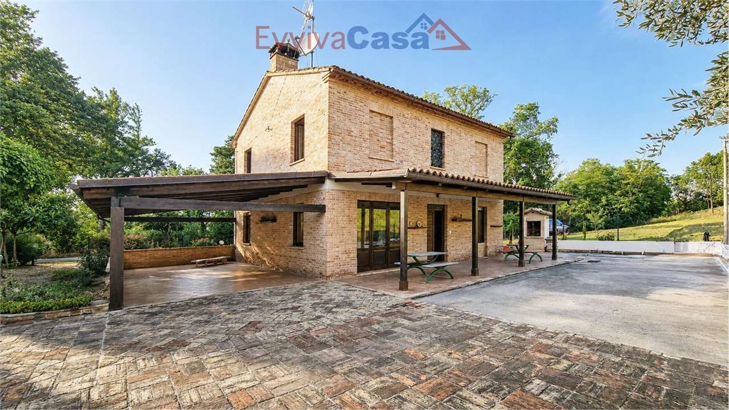Rustico in vendita a Ostra Vetere