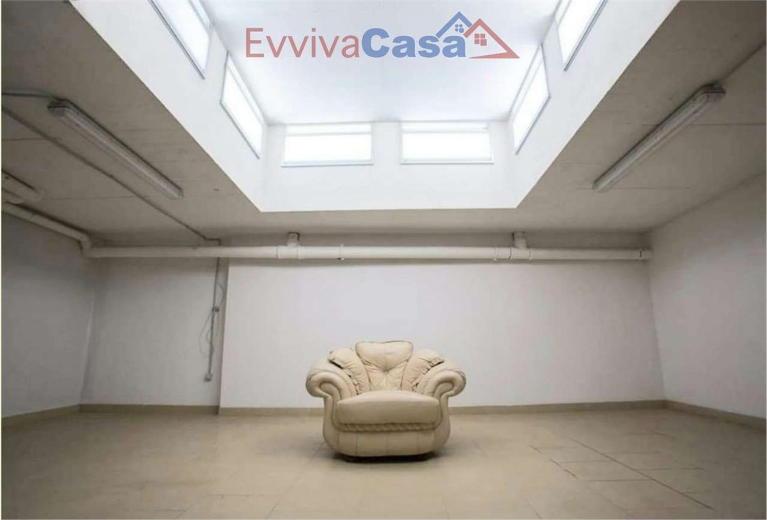 Locale commerciale in vendita a Porto Recanati