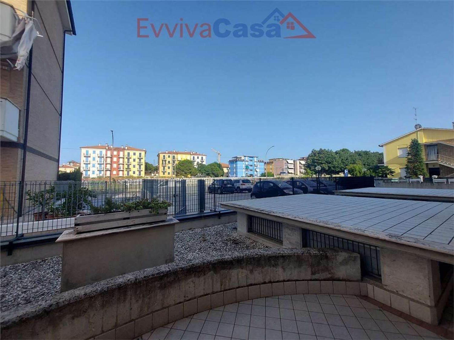 Locale commerciale in vendita a Porto Recanati