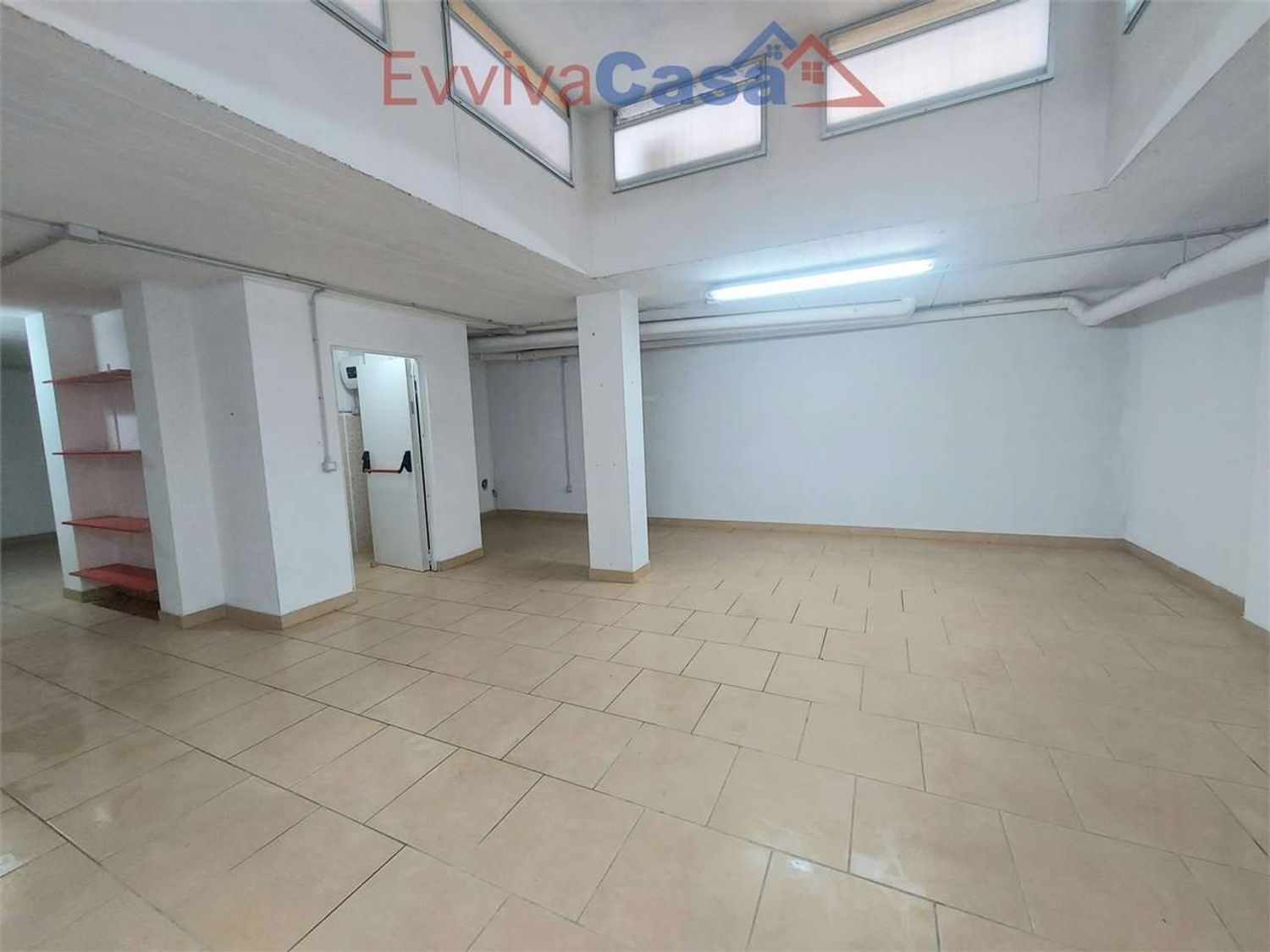 Locale commerciale in vendita a Porto Recanati