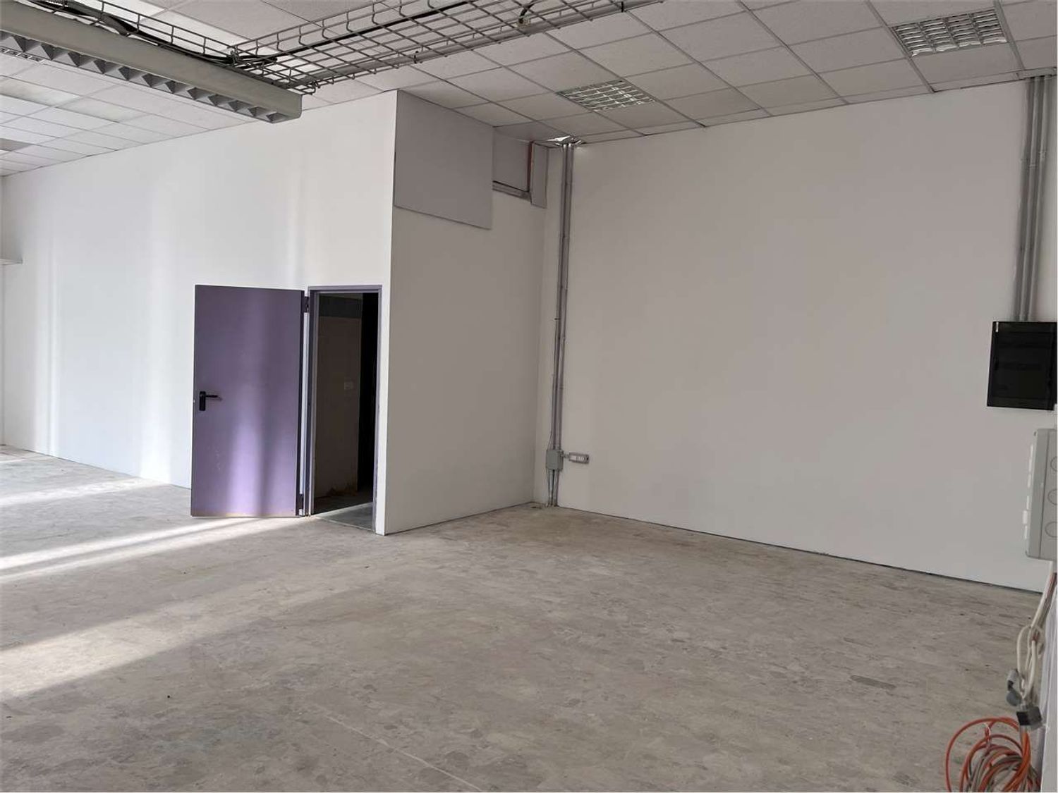 Locale commerciale in affitto a Ancona