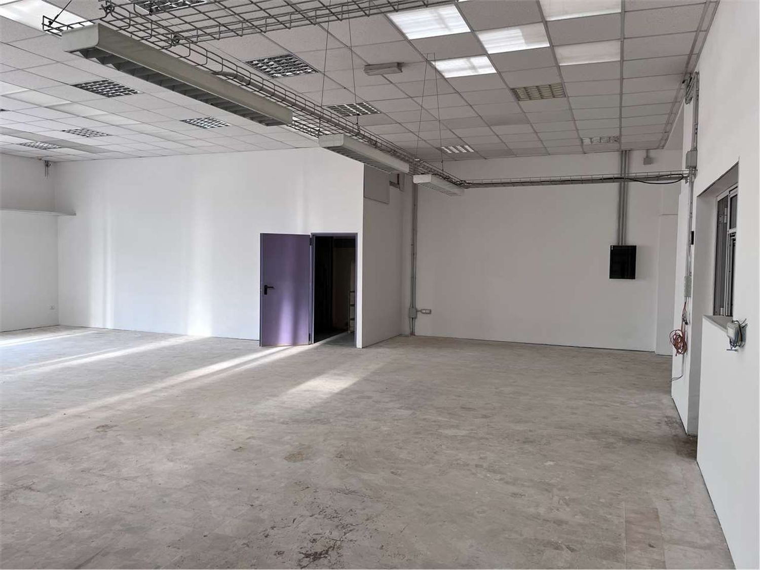Locale commerciale in affitto a Ancona