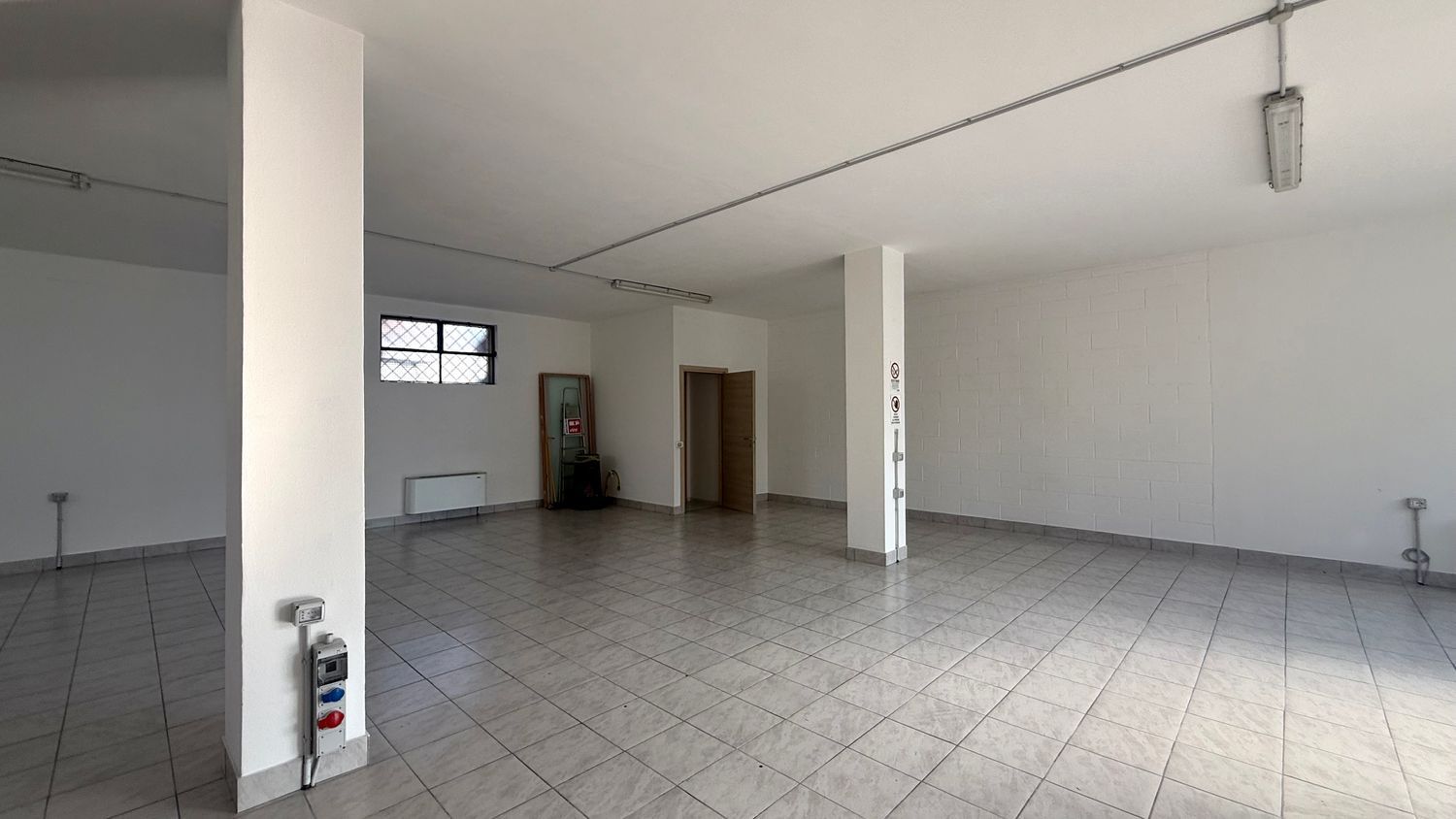 Locale commerciale in vendita a Guanzate