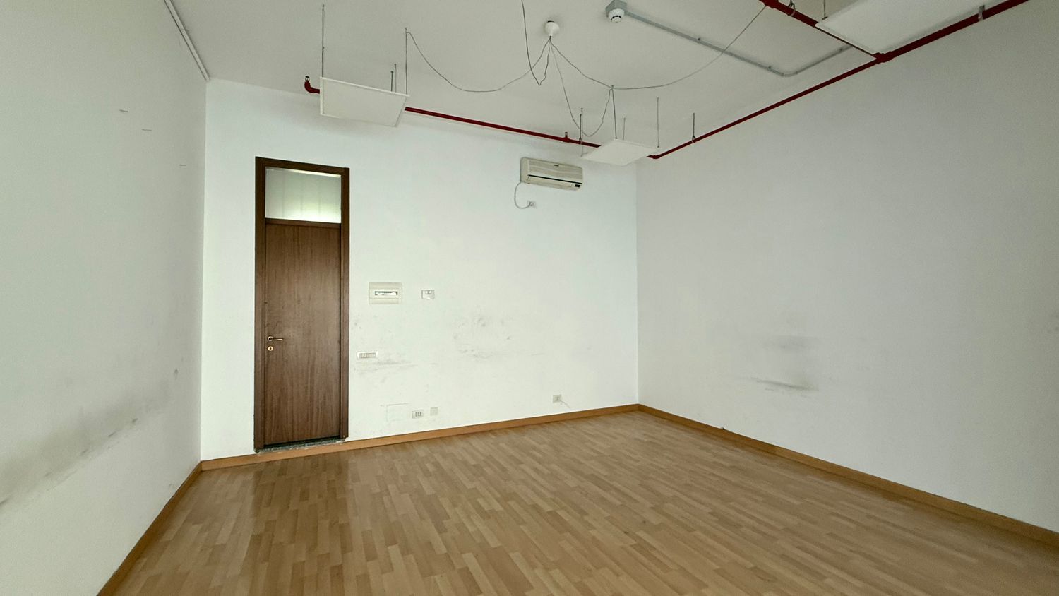 Locale commerciale in vendita a Cant