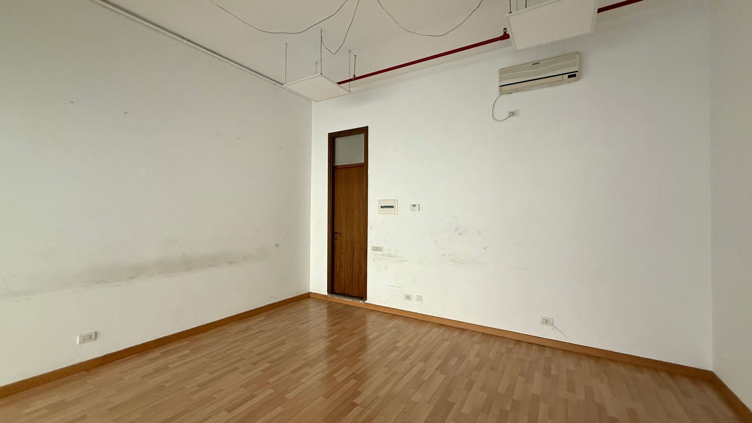 Locale commerciale in vendita a Cant